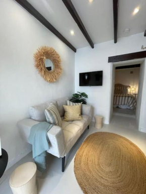 Cozy 1-Bdrm Apt in City Center